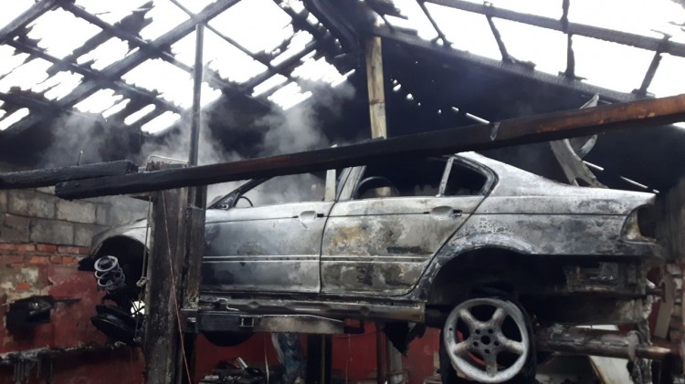 Pożar w Koniecwałdzie! Spłonął garaż z samochodem i warsztatem –&#8230;