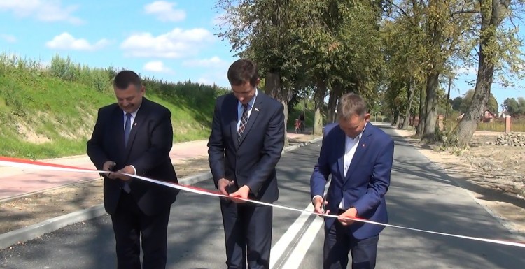 Sztum: Przecięli wstęgę, kończąc pierwszy etap remontu ul. Kochanowskiego – 29.08.2017