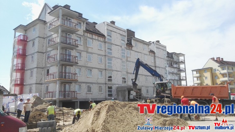 Budowa budynku mieszkalnego przy ul.Czerskiego w Malborku - prace przebiegają&#8230;